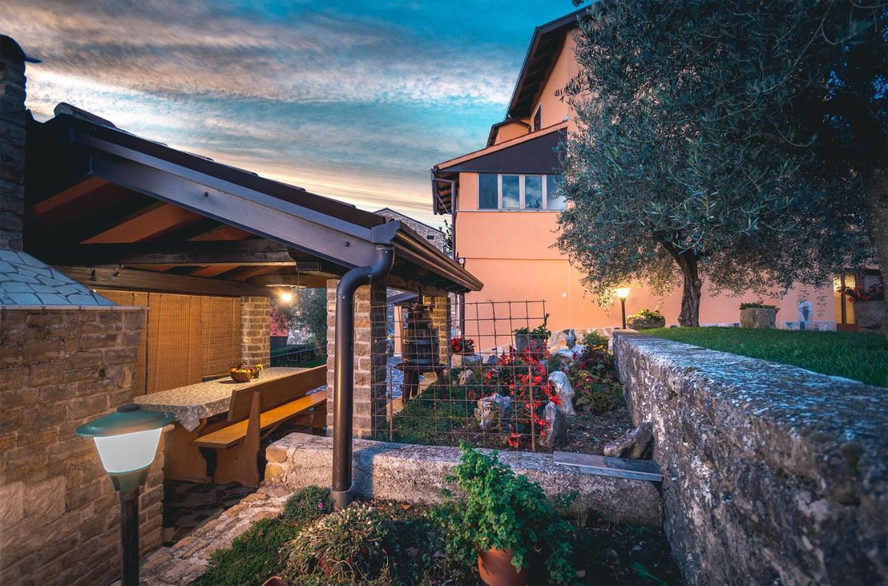 Guest House Nena Motovun Luaran gambar