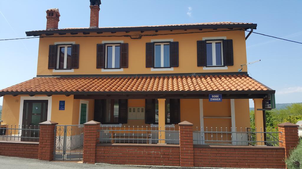 Guest House Nena Motovun Luaran gambar